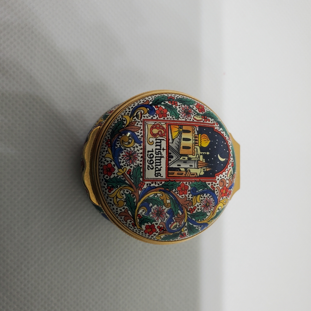 Halcyon Days Enamels Christmas 1992 Trinket Box with Gold Accents